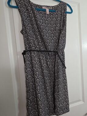 H&M Black and White Sleeveless Patterned Mini Dress